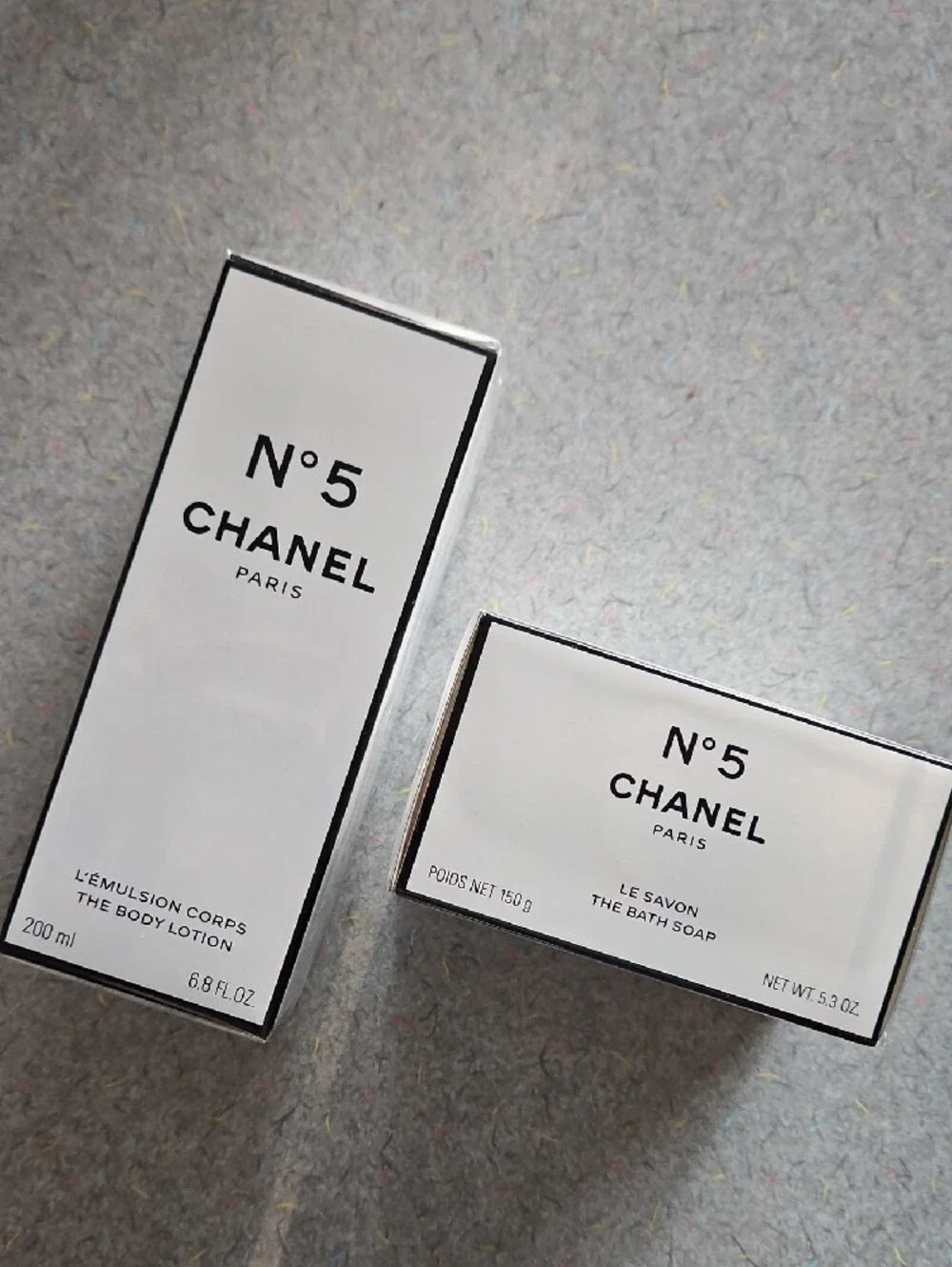 CHANEL N°5 Body Lotion & Soap Gift Set